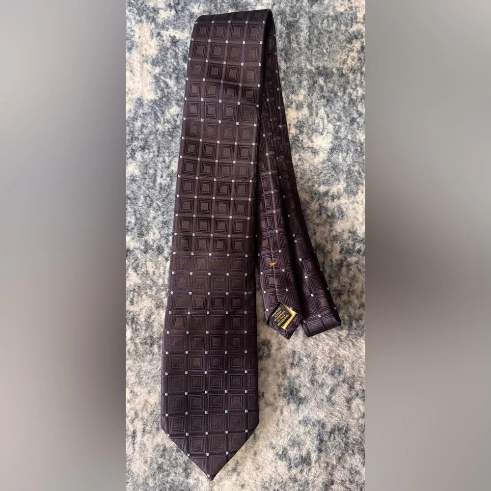 DONALD J. TRUMP SIGNATURE COLLECTION President Luxury Tie 100% Silk